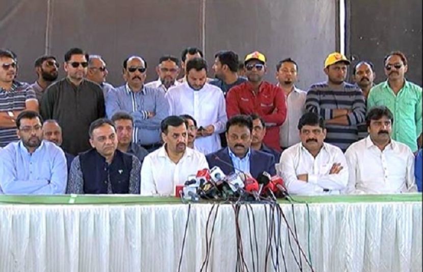 ایم کیو ایم پاکستان کے رکن سندھ اسمبلی عبداللہ شیخ نے پاک سرزمین پارٹی میں شمولیت کا اعلان کر رہے ہیں