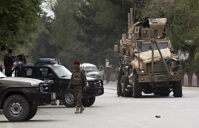 کابل: نیٹو قافلے پر خودکش دھماکا، 3 افغان شہری زخمی