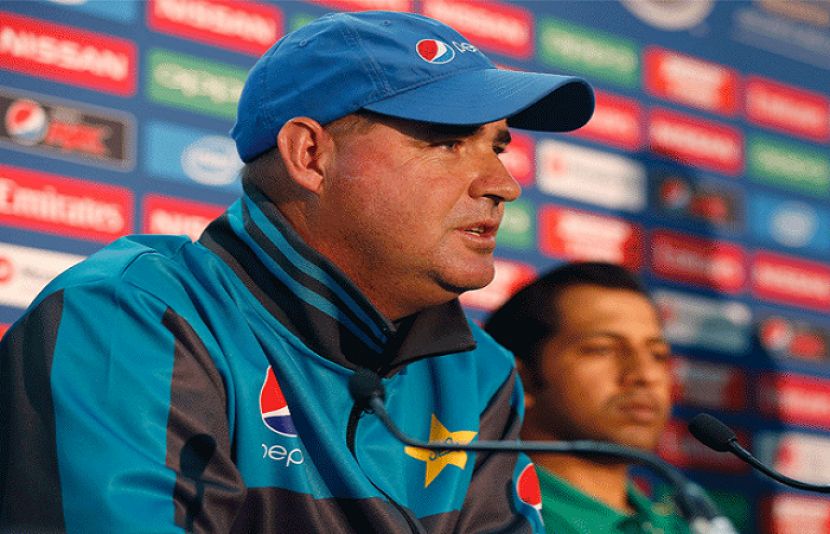 پاکستان کرکٹ ٹیم کے ہیڈ کوچ مکی آرتھر