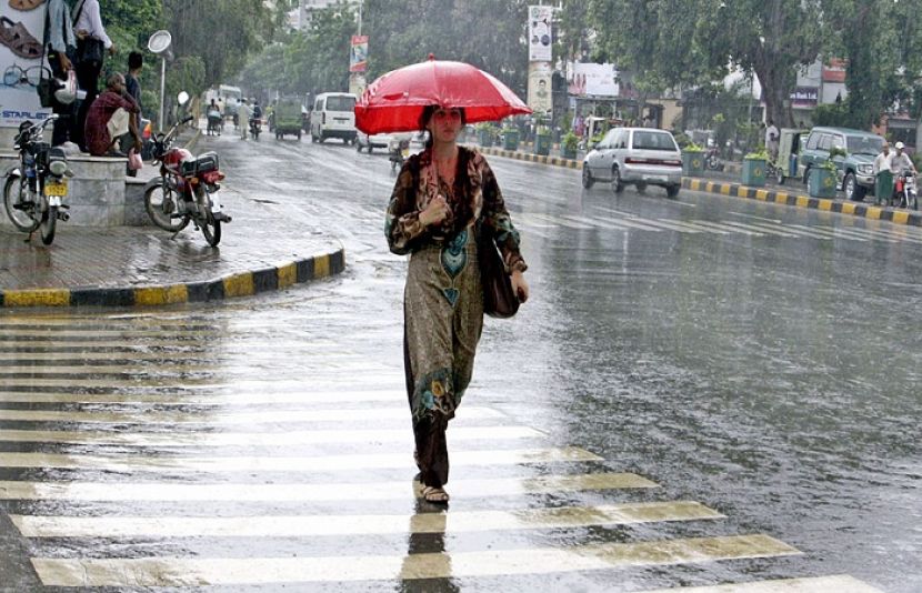 لاہور سمیت مختلف شہروں میں وقفے وقفے سے بارش