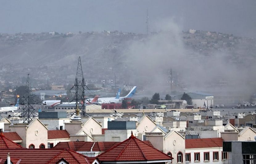 کابل ایئرپورٹ کے باہر 2 بم دھماکے