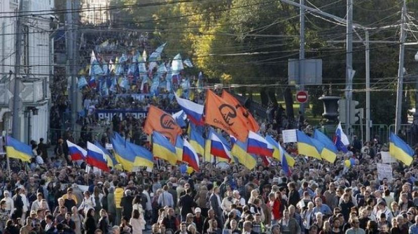 روس: يوکرائن جنگ کی مخالفت میں ہزاروں افراد کا احتجاجی مظاہرہ