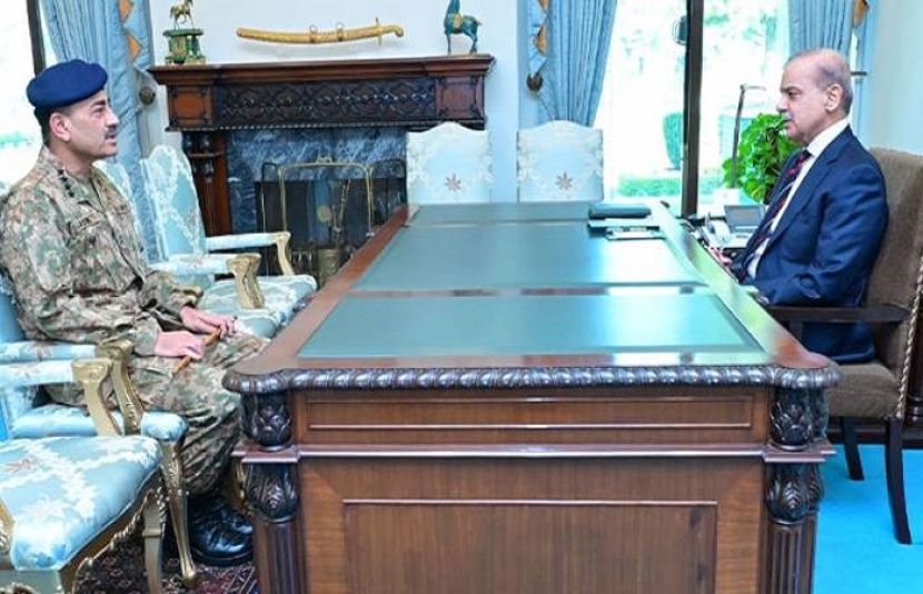 وزیراعظم شہبازشریف سے آرمی چیف جنرل عاصم منیر ملاقات کر رہے ہیں