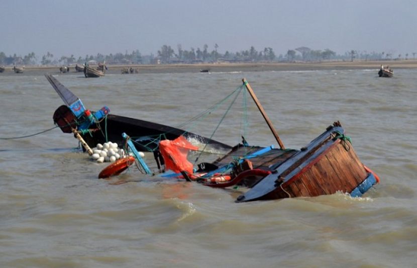 روہنگیا مسلمانوں کی کشتی کو حادثہ درجنوں افراد لاپتہ