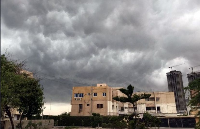 کراچی کے مختلف علاقوں میں تیز ہواؤں کے ساتھ بارش