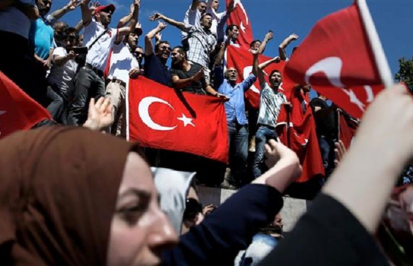 ترکی: محکمہ تعلیم کے 15 ہزار ملازم معطل، 24ٹی وی اور ریڈیو اسٹیشنز کے لائسنس منسوخ