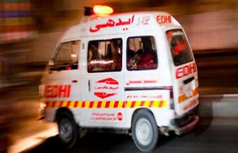 حیدرآباد کے قریب ٹریلرکی ایمبولینس کوٹکر5افراد جاں بحق ، 2زخمی