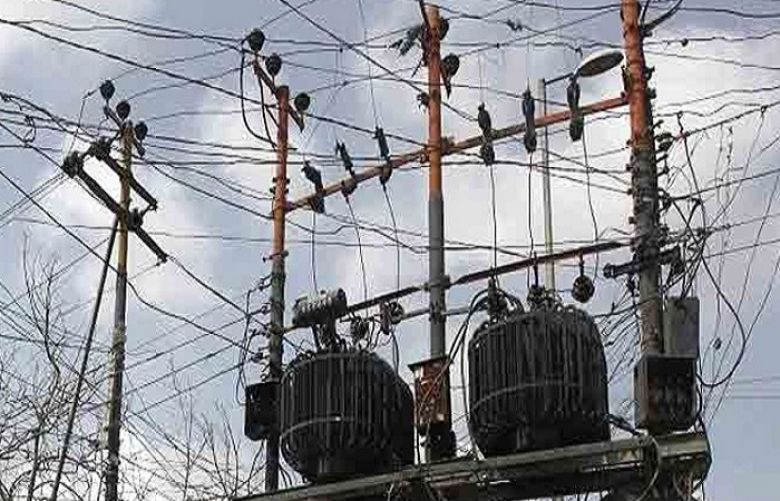  Karachi experiences power outage amid hot and humid weather