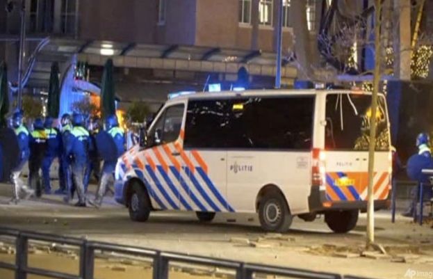 Fresh Covid demos in riot-hit Netherlands