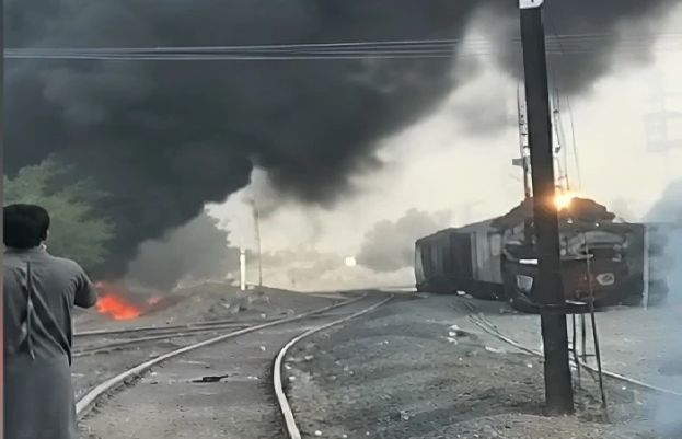 At least 20 injured in blast near railway track in Quetta