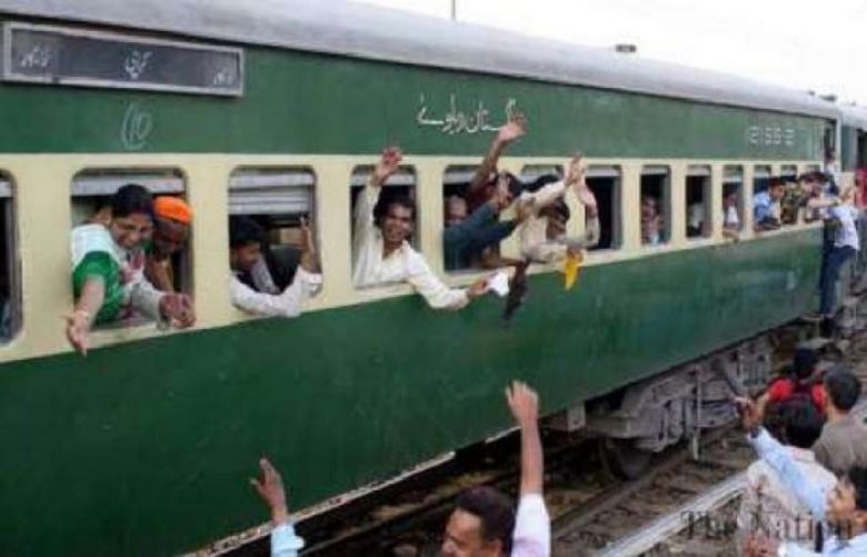 First Eid special train departs from Karachi for Peshawar