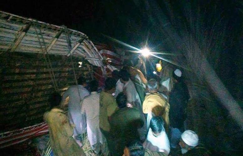 The passenger bus had fallen in a deep raven in the vicinity of Lotar station.