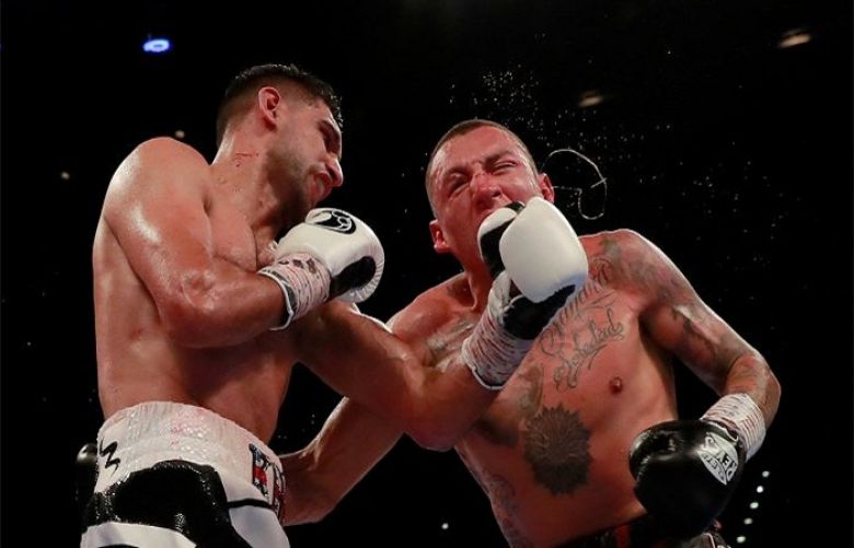 Boxer Amir Khan beats Samuel Vargas in unanimous points decision