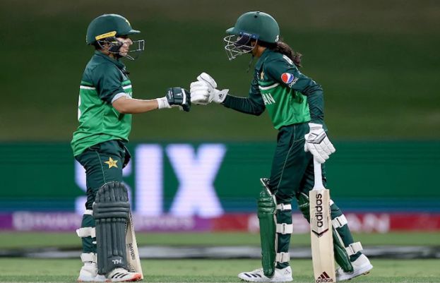 ICC: Pakistan bowl first in New Zealand showdown