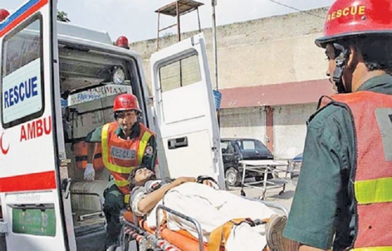 Khushab van-truck collision: 7 killed, ten injured