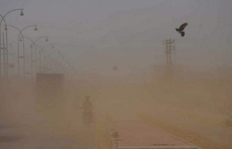 Dust storm in Karachi