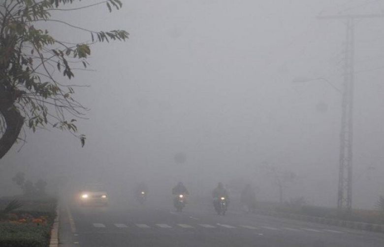 Dense fog disrupts air, road traffic in Punjab