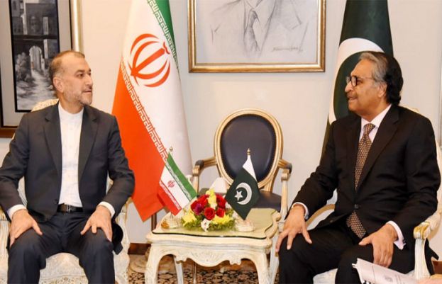 FM Jilani, Iranian counterpart discuss bilateral cooperation