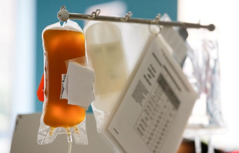 Top British hospital trials blood plasma treatment for COVID-19
