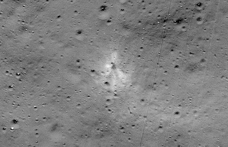 Vikram Lunar Lander found at the moon surface