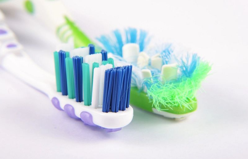 How regularly you should change your toothbrush?