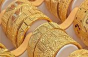 Gold price plunges in Pakistan as global prices fall