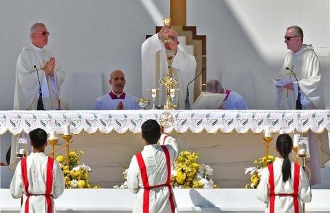 Pope Francis holds historic public mass in UAE
