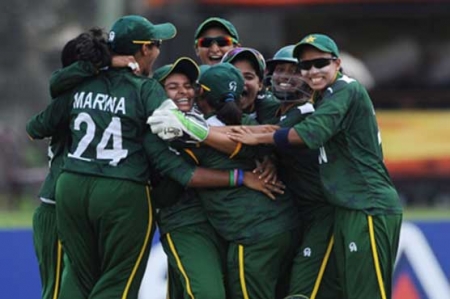 Pakistan women clinch narrow victory against India