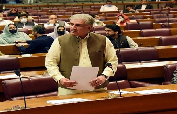 PTI revived economy despite all challenges: Qureshi