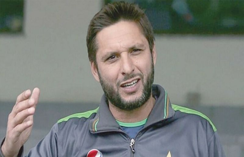 Photo of Shahid Afridi clarifies his daughters aren't on social media