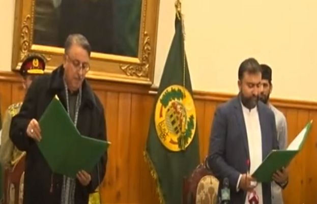 Mir Sarfraz Bugti takes oath as Balochistan CM