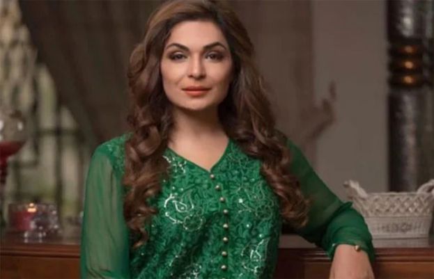 Showbiz stars support Meera, demand respect for senior artists