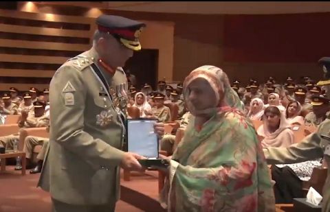 Army Chief confers military awards on army personnel