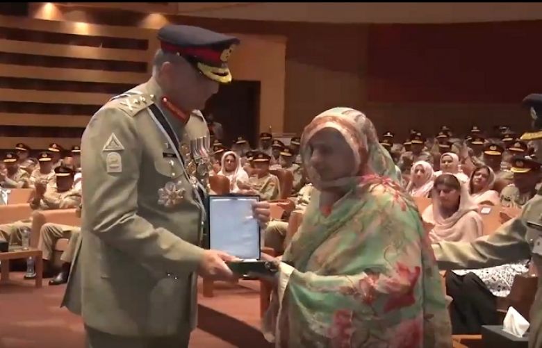 Army Chief confers military awards on army personnel