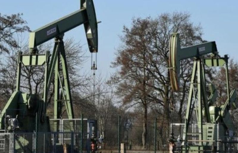 Photo of Oil climbs in tight market as US driving season looms