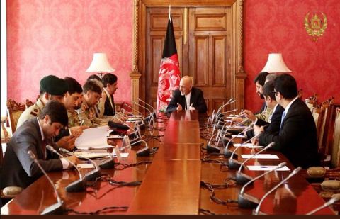 Afghan President Invites PM Abbasi to Visit Kabul 
