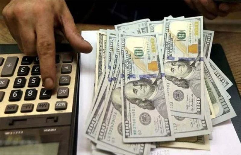 Photo of Dollar surges to Rs212 amid uncertainty over IMF program