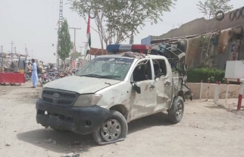 At least 25 martyred in suspected suicide attack outside Quetta polling station