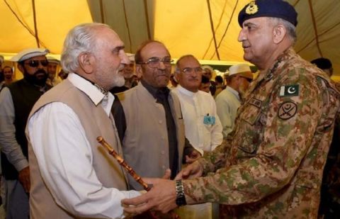 The COAS meets with tribal elders in Parachinar on Friday, June 30, 2017.