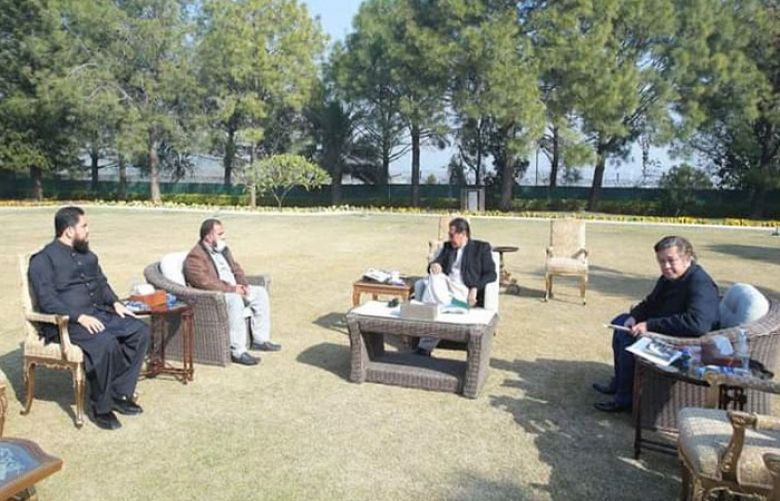 PM Imran Khan meets Osama’s father, assures justice