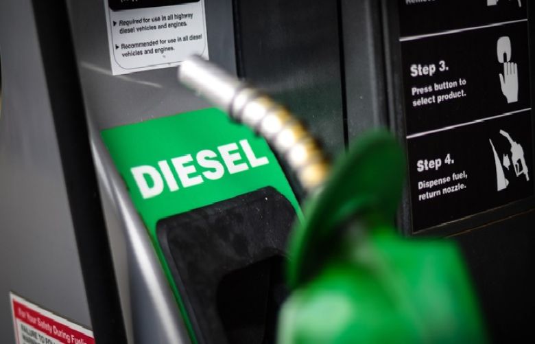 Govt cuts diesel price by Rs32 per litre following drop in int'l oil rates