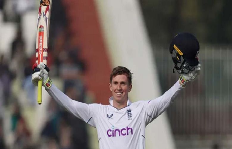 England opt to bat against Pakistan