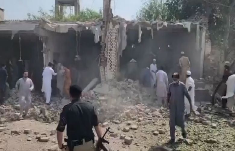 Five cops among 16 people martyred in Kohat suicide blast
