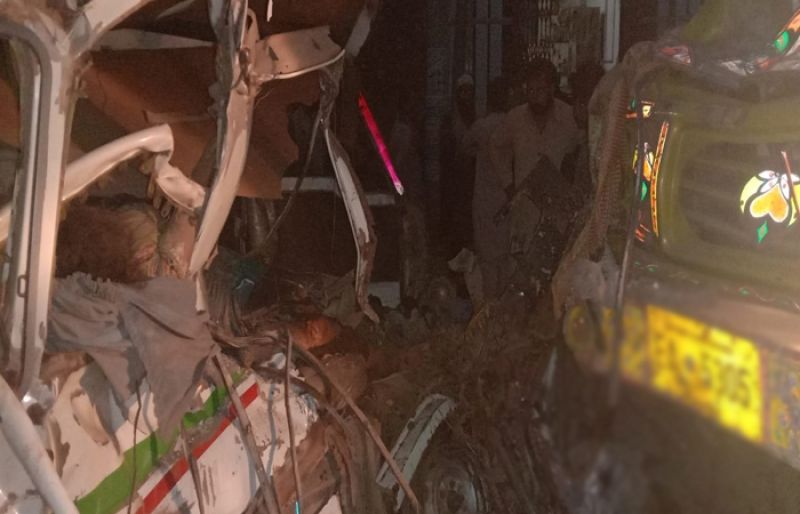 Photo of Dumper hits two vans in Gujranwala, 12 killed, 8 injured