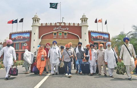 Pakistan issues over 2,900 visas to Sikh pilgrims to attend birth celebrations of Baba Nanak