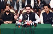 PTI postpones Islamabad long march to Oct 4