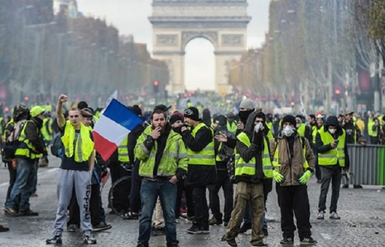France to toughen sanctions on undeclared protests