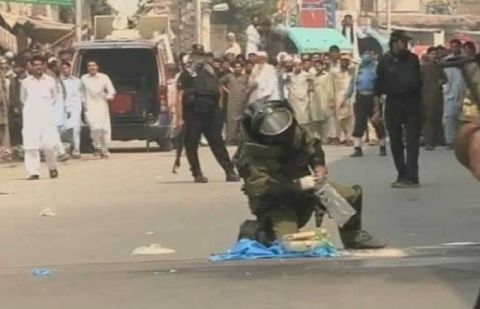 Bomb Disposal Unit defused a 3kg bomb in Peshawar