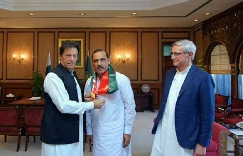 Independent lawmaker Asghar Warraich from PP-118, joins PTI