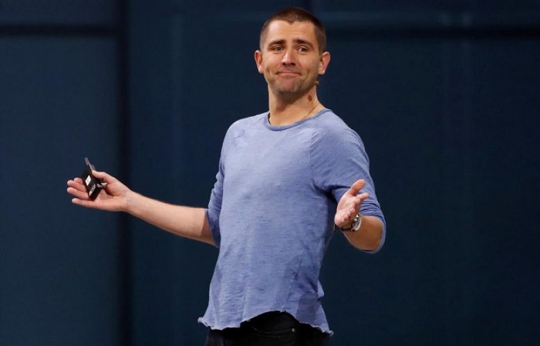Facebook product chief Cox to exit as focus shifts to messaging